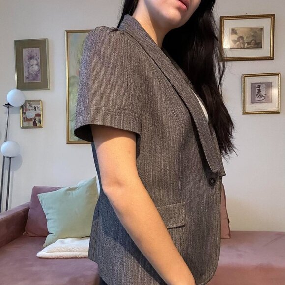 Shortsleeved 90s Office Chic Blazer - Picture 4 of 5